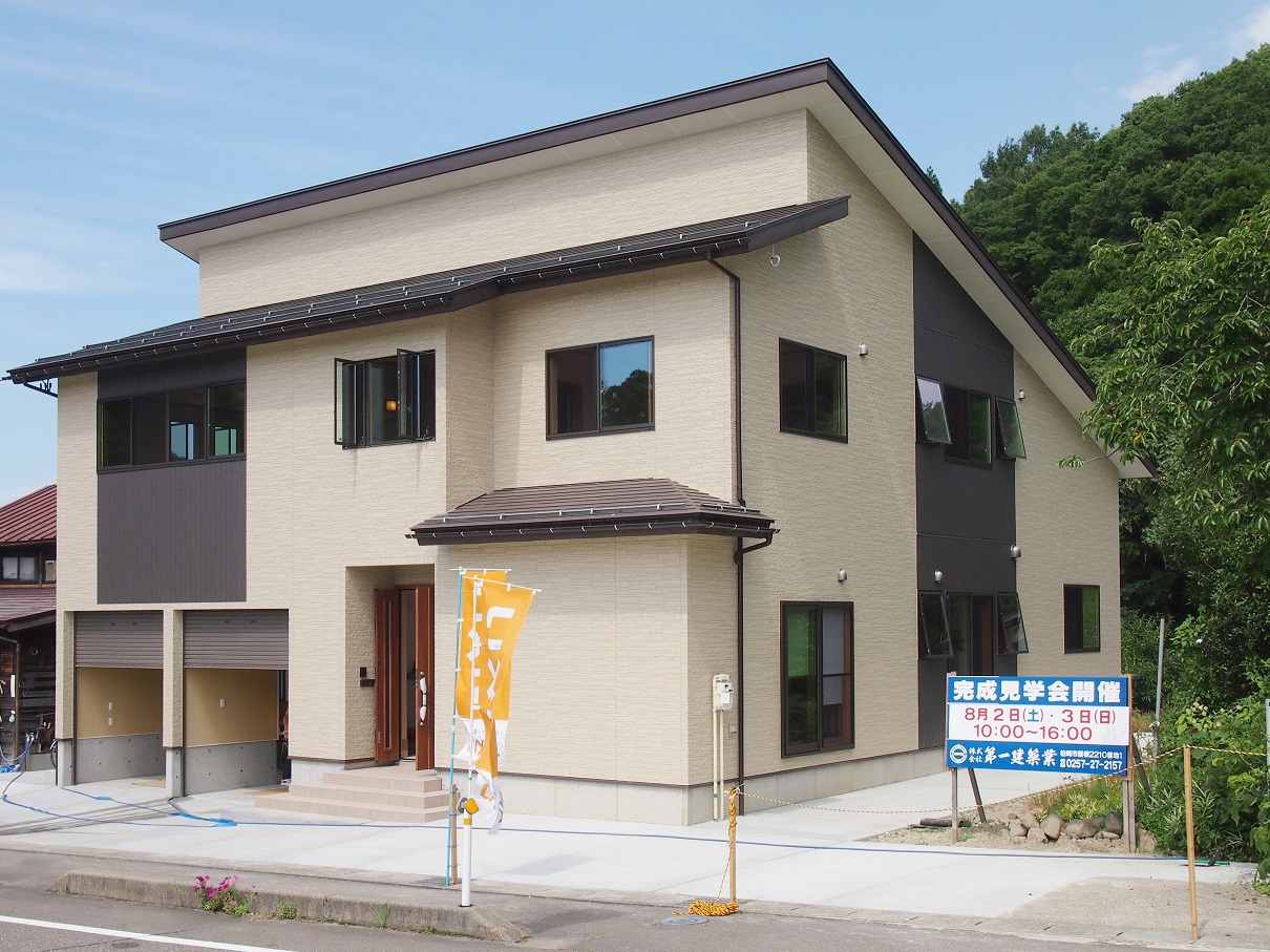 奇跡の杉を使った二世帯住宅｜柏崎市善根 | 株式会社 第一建築業｜柏崎市の注文住宅、リフォーム、新築一戸建て