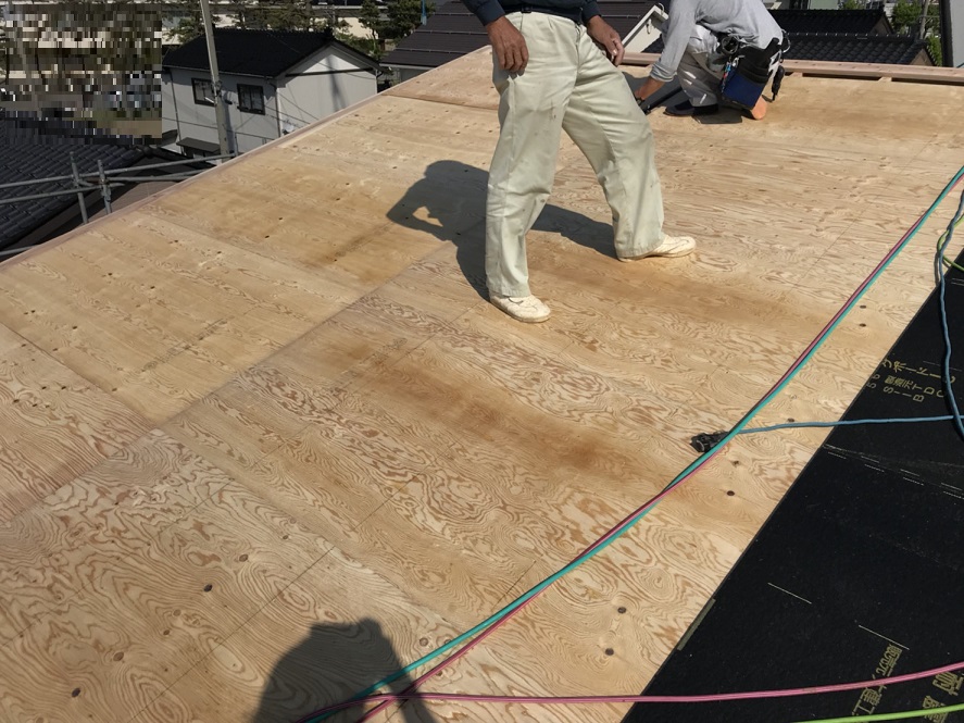 第２０２２回：屋根板金工事