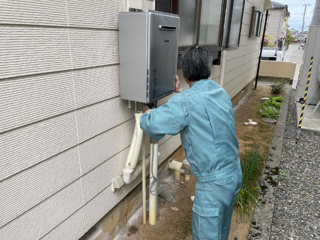 第２９８９回：待ちに待った給湯器の入れ替え（７ヶ月待ちでした）