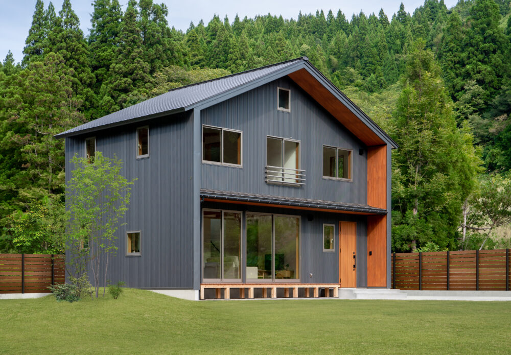 景観に馴染む山小屋のような家｜柏崎市石曽根 | 株式会社 第一建築業｜柏崎市の注文住宅、リフォーム、新築一戸建て