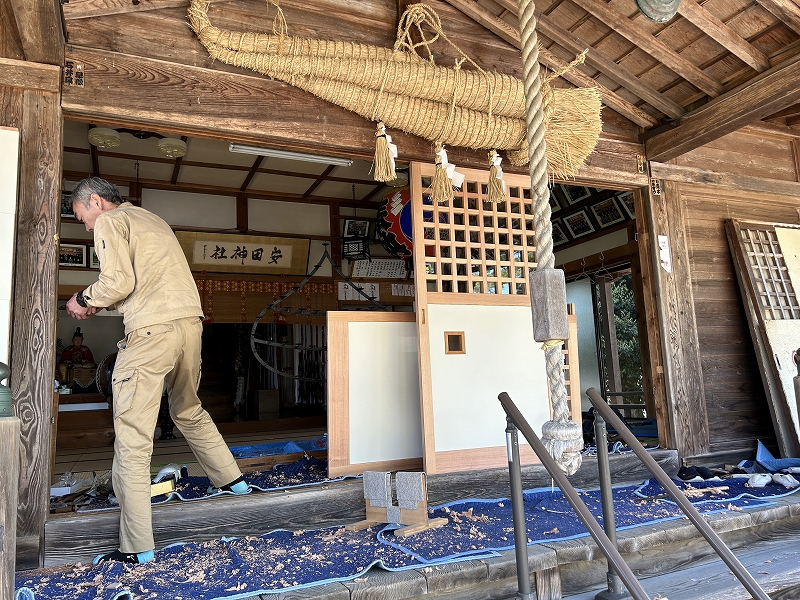 第３６２１回：神社の建具の入れ替え
