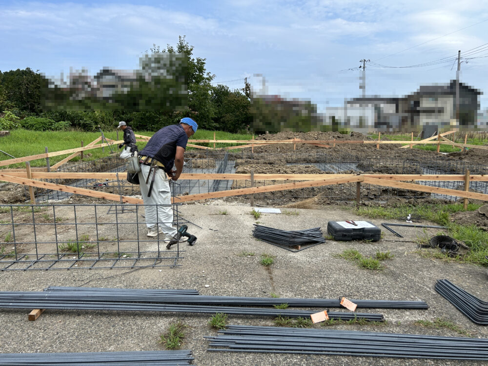 第３６６７回：『岩上の家』捨てコンクリート打設と鉄筋組立