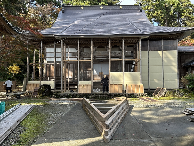 第３６７５回：お寺の冬囲い