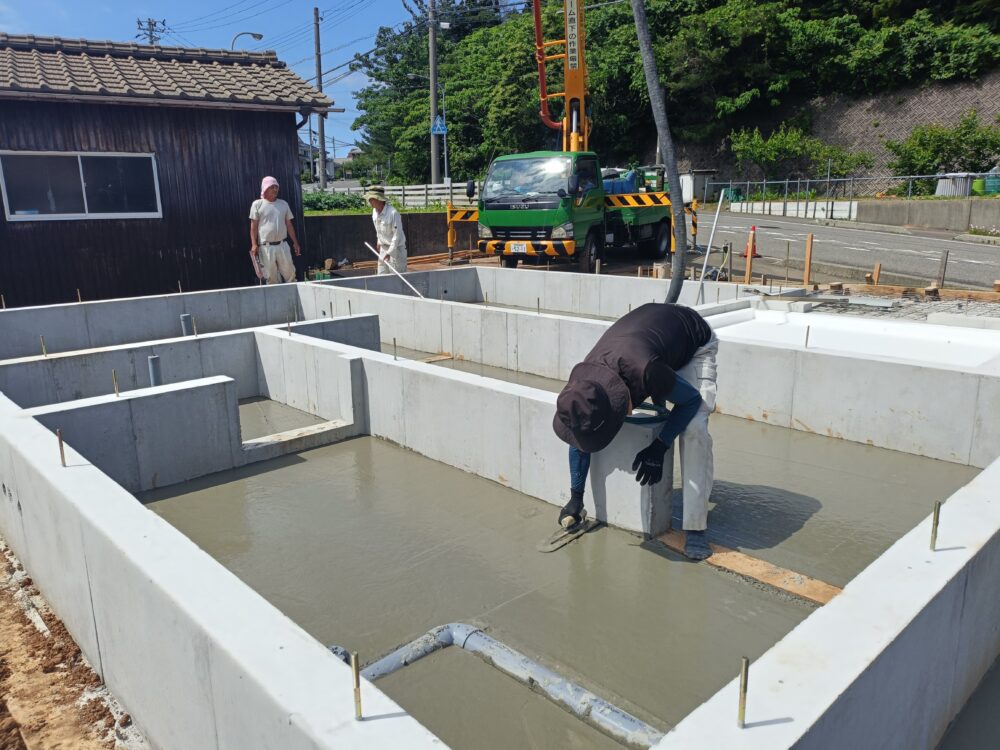 第３７３２回：『新赤坂の平屋』基礎の防湿土間コンクリート打設です