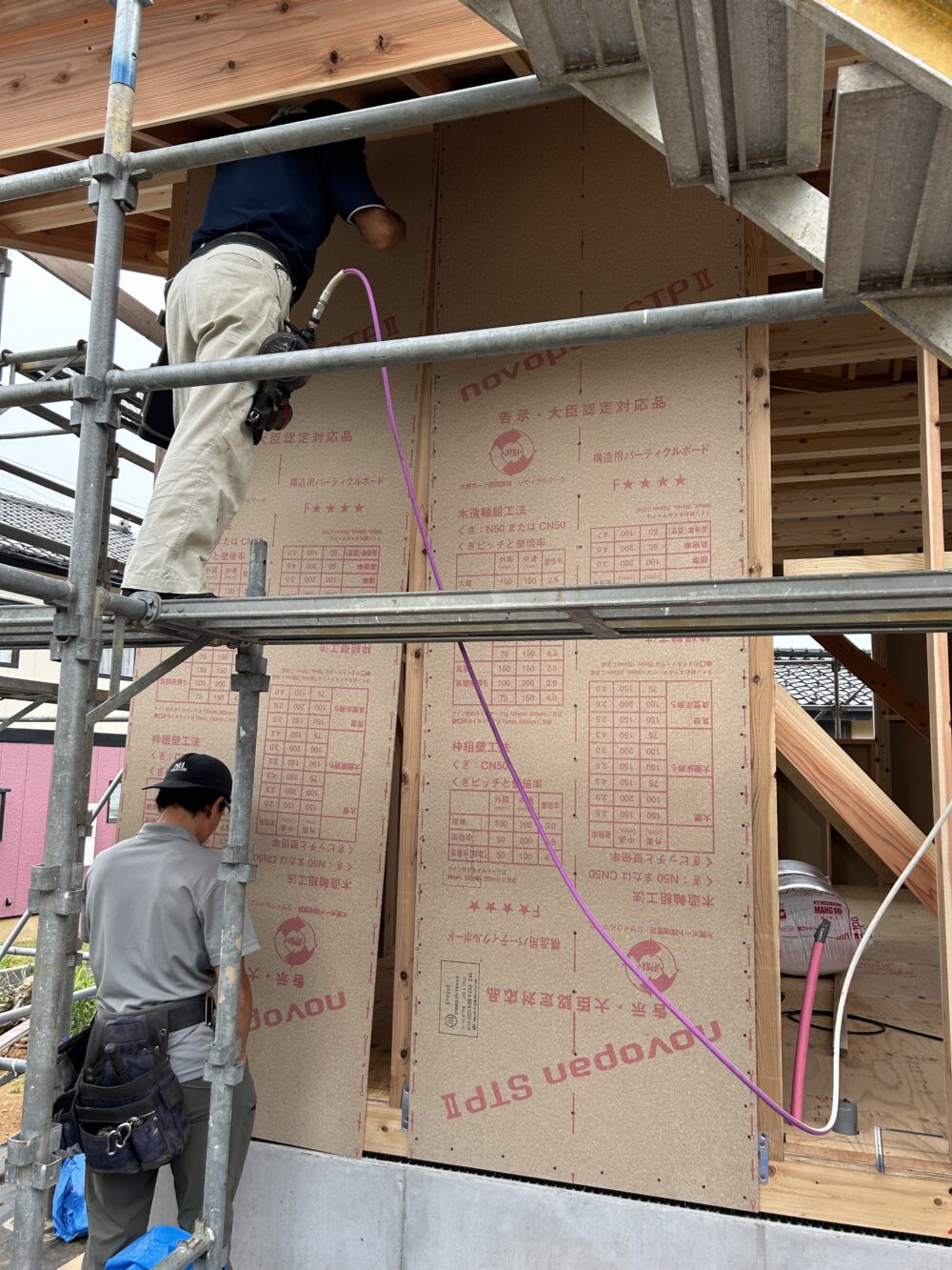 第３７４２回：『新赤坂の平屋』床断熱と耐力壁の施工